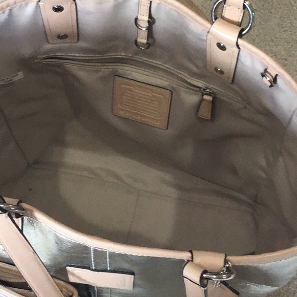 Bags - Picture 4 of 16